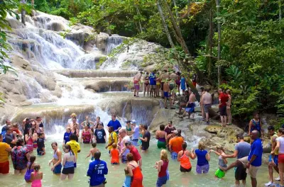 Dunn's River und Blue Hole Tagesausflug ab Montego Bay