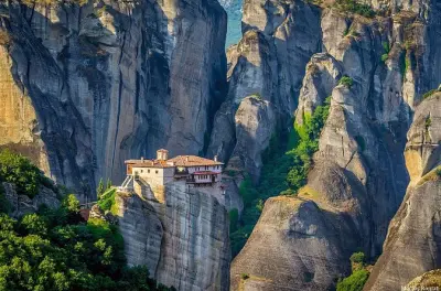 Meteora Monasteries Tour: 3 Interior Visits, 6 Exterior Views