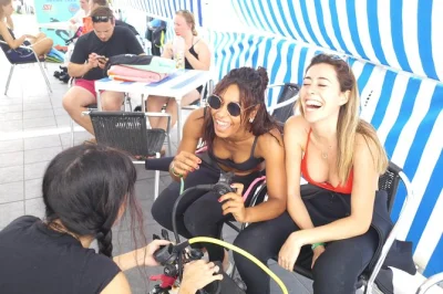 Erlebe dein erstes taucherlebnis in costa adeje: mit tropischen fischen und vielleicht meeresschildkröten. inkl. hoteltransfer & erfahrener guide.