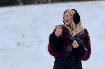 Yellowstone Winter Wildlife Tour: Private Snowshoe & Wolves