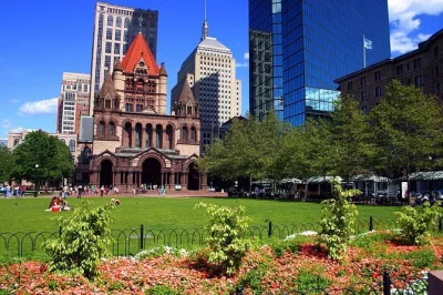 Scopri la storia di boston con un tour a piedi in piccolo gruppo da faneuil hall a copley square. visita freedom trail, beacon hill e back bay con una guida locale, includendo tutti i punti salienti.