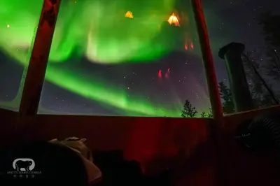 Yellowknife Aurora Quest: Glass Tipi & Guided Lights