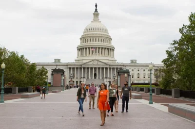 Erkunde das us capitol und die library of congress bei einer geführten tour auf capitol hill. inklusive eintritt, erfahrener guide und kleine gruppen.