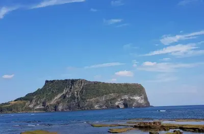 Jeju Privat-Tour: Seongsan Ilchulbong, Haenyeo-Show & Dorf