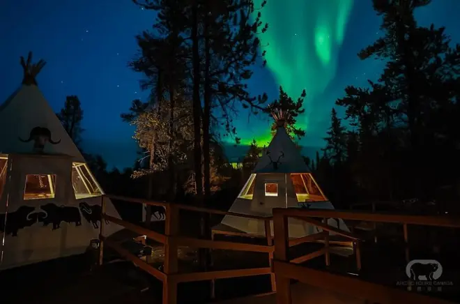 Aurores à Yellowknife : Traîneau, pêche sur glace, tipi à voir