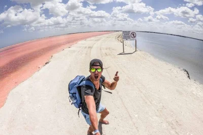 Descubra os lagos cor-de-rosa de las coloradas e o passeio de barco em rio lagartos. flamingos, banho maia, almoço e transporte inclusos. reserve sua aventura completa no yucatán agora.