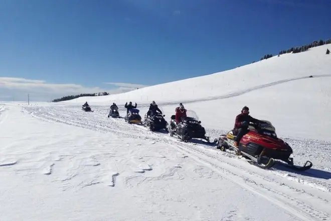 Pamporovo Schneemobil-Tour: Rhodopen mit Guide