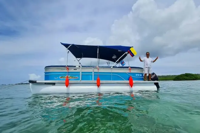 San Andrés en ponton privé : 7 h sur la mer aux 7 couleurs