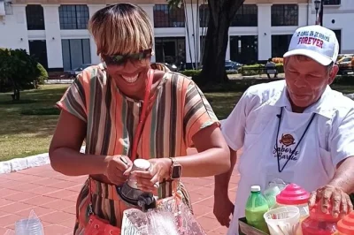 Descubre la energía de ciudad de panamá, pasea por las calles de casco viejo, observa los barcos en el canal de panamá y recorre la calzada de amador. incluye guía privado y transporte.