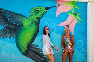 Aruba Kultur Tour: San Nicolas Wandmalereien & Baby Beach