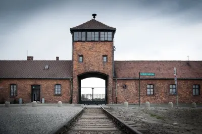 Auschwitz-Birkenau Guided Tour from Kraków: Private Transport