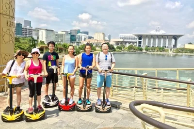 Scopri putrajaya in segway: visita la moschea rosa, i panorami sul lago e i ponti con una guida locale. pickup incluso da kuala lumpur e dintorni.