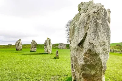 Feel the mystery at stonehenge, walk avebury’s stone circle, and explore a 5,000-year-old tomb. includes pickup, entry tickets, and expert guide from london.