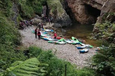 Kayak à Donegal : Grottes marines des 7 arches et plage secrète