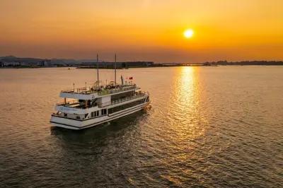 Caiaque em Ha Long Bay: Gruta Surprise e Ilha Titop