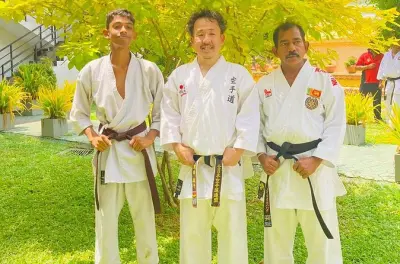 Kawasaki Karate- und Iaido-Kurs mit japanischen Kindern