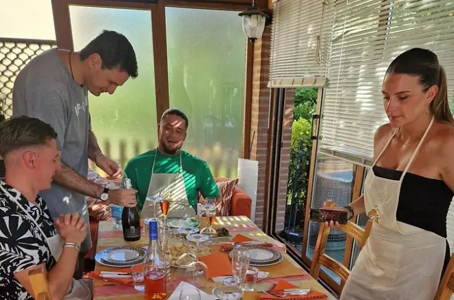 Clase de cocina en Brescia: Pasta hecha a mano y vino