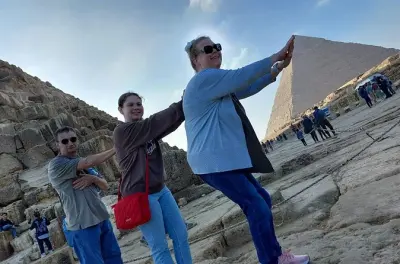 Private Cairo Day Trip from Alexandria: Pyramids & Museum