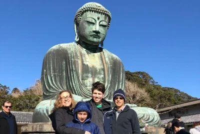 Découvrez kamakura lors d’une balade jusqu’au grand bouddha, goûtez aux snacks de komachi, randonnez en forêt et partagez un déjeuner dans un restaurant de temple avec un guide certifié.