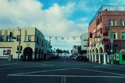 Venice Beach en bici: Muelle de Santa Mónica y canales en 3 h