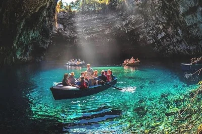 Arriving in kefalonia? get a private transfer from the airport or argostoli port with an english-speaking driver, air-conditioned taxi, and easy pickup—no hidden fees.