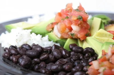 Erlebe ybor city an einem sonntag mit einer food-tour: frisch gebackenes kubanisches brot, cafe con leche und 4-5 verkostungsstationen. inklusive aller kostproben & einfacher laufstrecke.