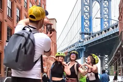 Bike Brooklyn: Rare Neighborhoods & Manhattan Views Tour