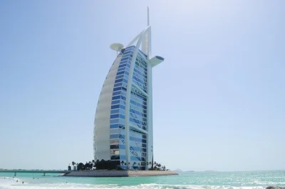Découvrez les incontournables de dubaï en une demi-journée—gold souk, palm jumeirah, burj al arab et plus encore. transfert hôtel et guide local inclus. réservez vite votre place.