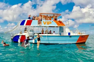 Snorkeling in Puerto Plata: Catamaran with reef sites and drinks