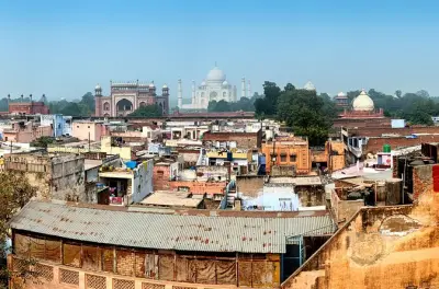 Taj Mahal und Agra Fort Tour ab Pune: Tagesausflug mit Flug