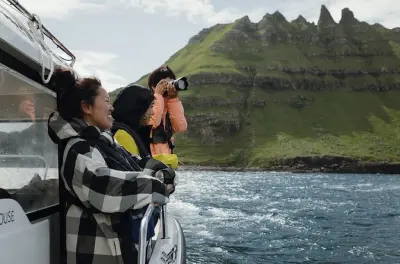 Tour in barca fotografico a Vágar: Drangarnar e Tindhólmur
