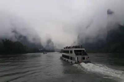 Li River cruise from Guilin to Yangshuo: 4-hour boat with lunch