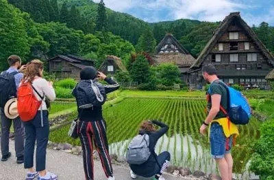 Takayama to Shirakawa-go Day Trip: Private Car Licensed Guide