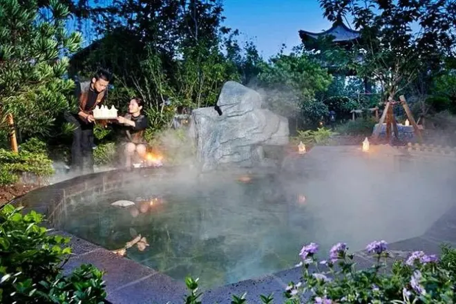 Tangshan Hot Spring spa day from Nanjing: 50+ pools