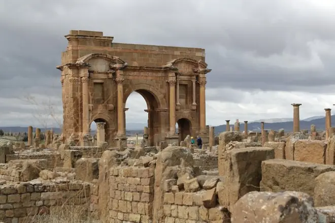 Tour privado a Timgad e Medracen saindo de Constantine com almoço