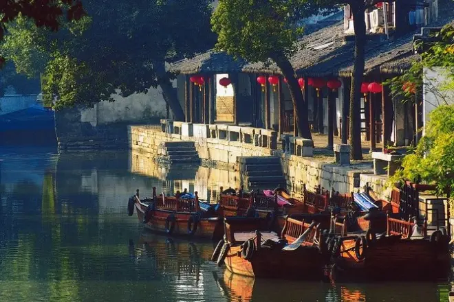 4-stündige Privattour Tongli Wasserstadt ab Suzhou mit Bootsfahrt