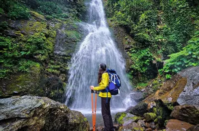 Parc national de Mtirala : Randonnée et baignade à la cascade