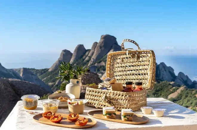 Montserrat Mountain Hike & Picnic at 1100m: Guided Walking Tour
