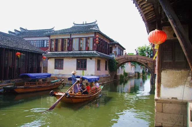 Zhouzhuang Tongli Water Towns Tour Self-Guided with Driver
