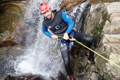 Feel the rush at bruar falls with canyoning jumps, slides, and waterfall abseils in small groups. local guides, gear, and snacks included for a seamless booking.