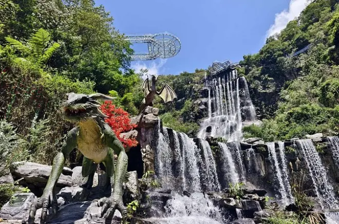 Gulong Gorge em Guangzhou: Ponte de vidro e rafting