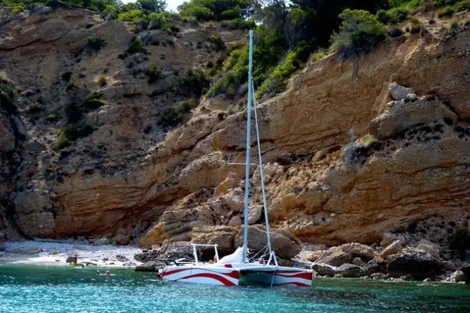 Menorca Katamaranfahrt: Einzigartige Halbtagesrouten