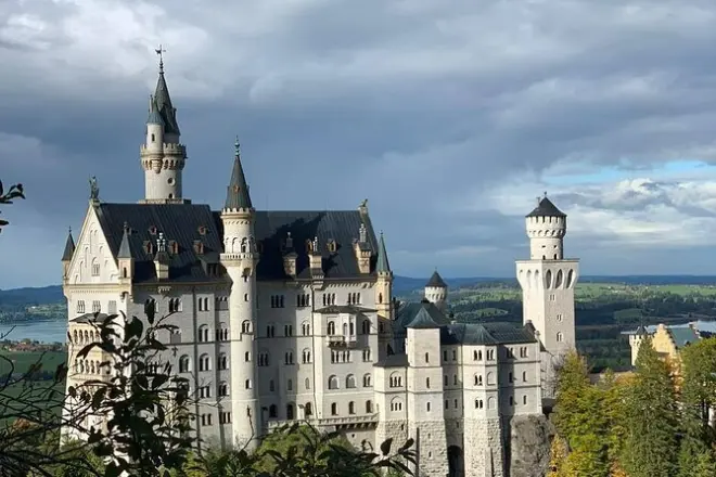 Neuschwanstein Castle Tour from Innsbruck: Skip-the-Line Entry