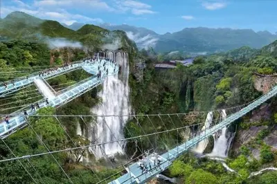 Private Tour zum Gulong Canyon mit Glasbrücke ab Guangzhou