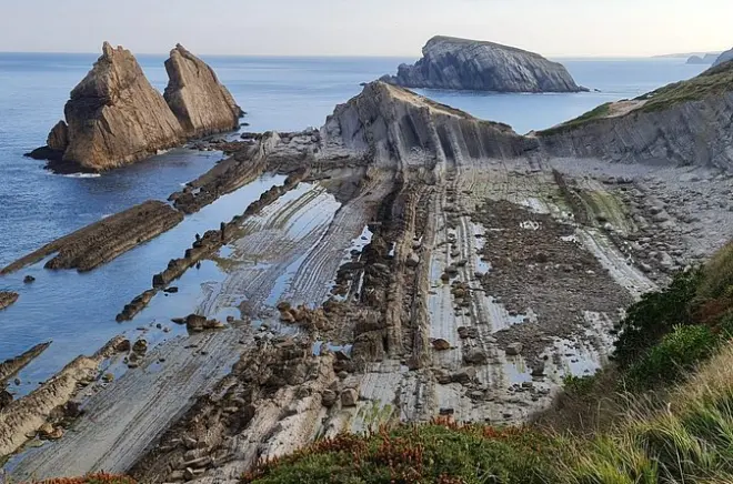 Randonnée géologique de 8 km au Geoparc Costa Quebrada, Cantabrie