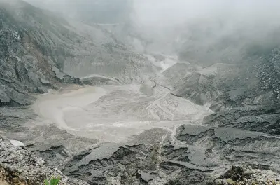 Da Bandung, visita a Tangkuban Perahu e al mercato galleggiante