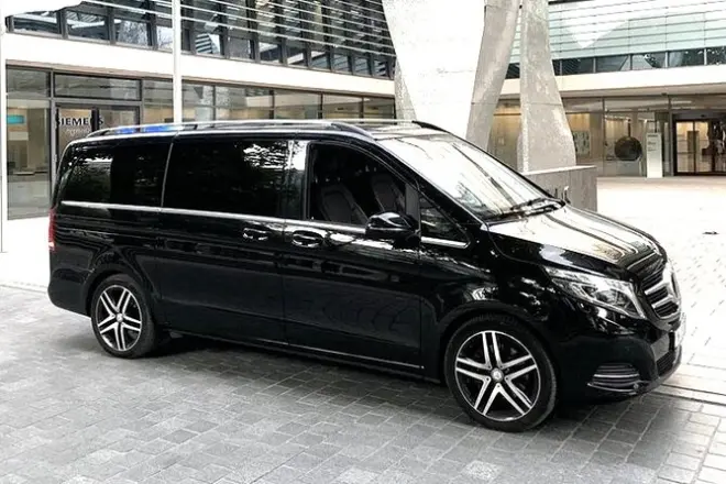 Privater Transfer vom Flughafen Dulles nach Washington: Luxus-Van