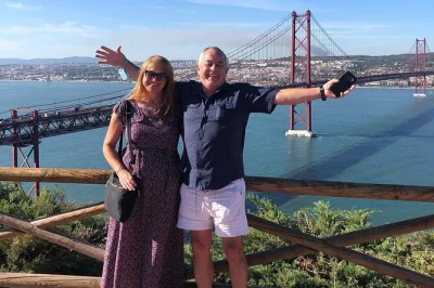 Entdecke lissabons geschichte auf einer privaten tour – schlendere durch alfama, genieße aussichtspunkte und spannende geschichten vom lokalen guide. inklusive hotelabholung.