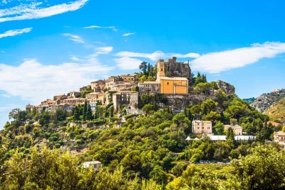 Partez de cannes en petit groupe, découvrez les vues d’eze, visitez la parfumerie fragonard et flânez dans la vieille ville de monaco avec guide et transfert inclus.