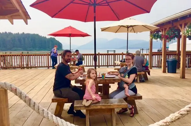 Hoonah Village Tour and Crab Feast: Catch to table